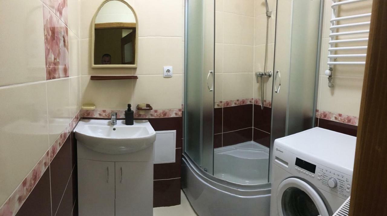 Апартаменти На Пекарській Kolomyia Exterior foto